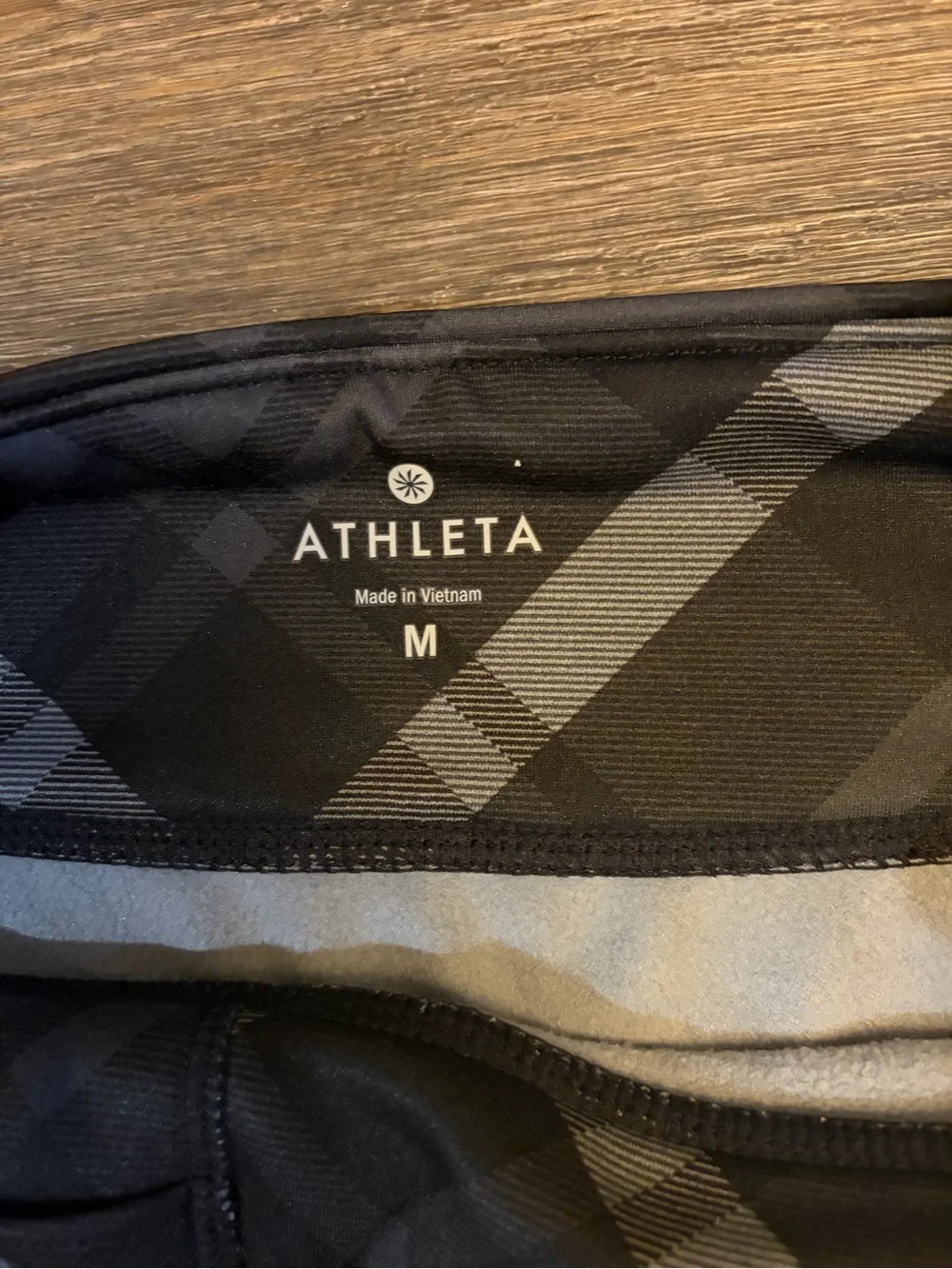 Athleta Fleece Lined Plaid Tech Stretch Schoolgirl Mini Skirt Size Medium - Picture 3 of 9